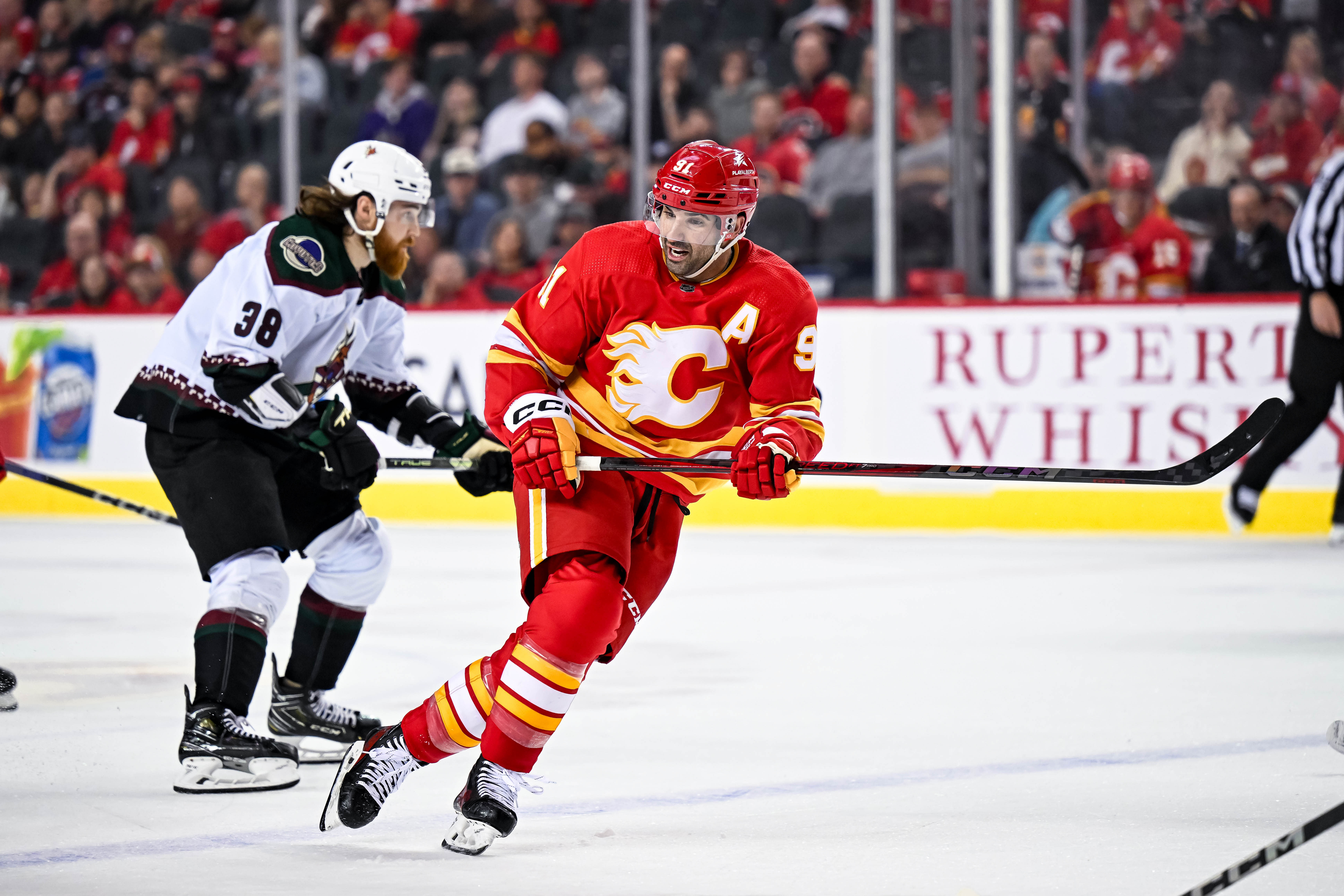 Will the Calgary Flames trade Nazem Kadri? (Imagn)